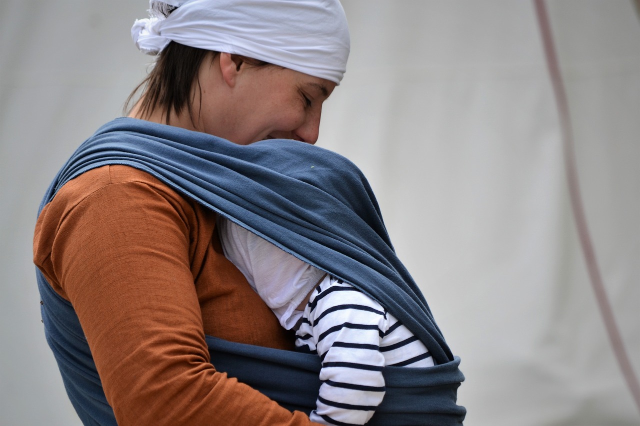 Rodzaje wiązań chusty - Mama z dzieckiem w chuście